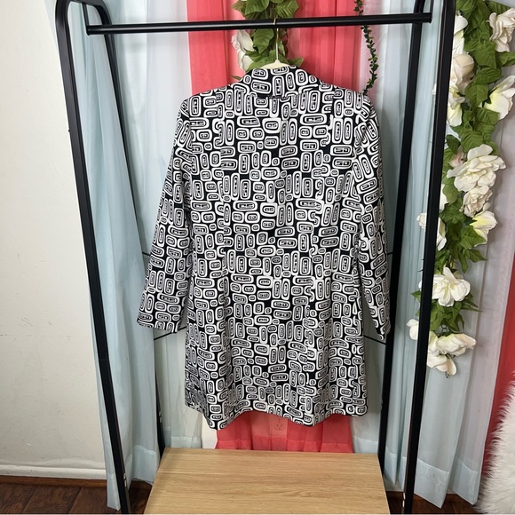 St. John Sport by Marie Gray Geometrical Trench Coat - Picture 2 of 7